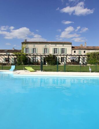 Domaine FontRémy – 4 gîtes avec piscine chauffée